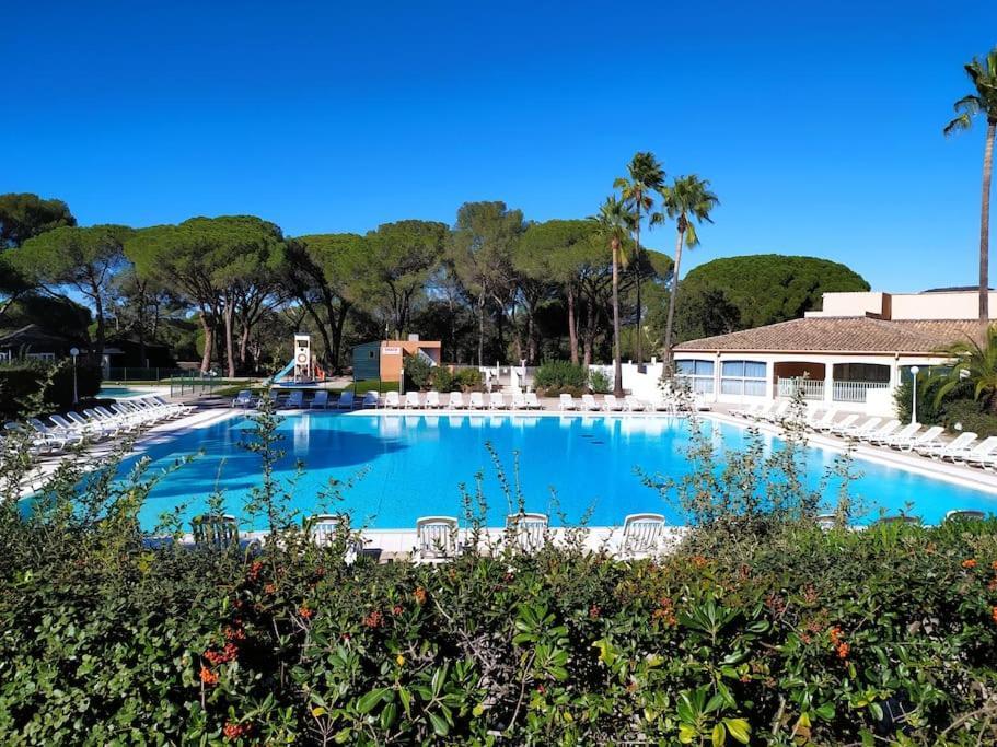 Ideal Saint Raphael Piscine Clim Parkingアパートメント エクステリア 写真